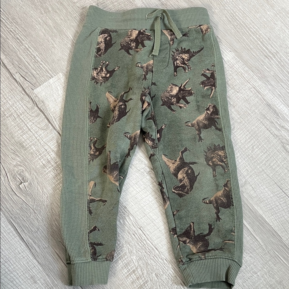 Boys Dino 2 piece outfit - Picture 2 of 7